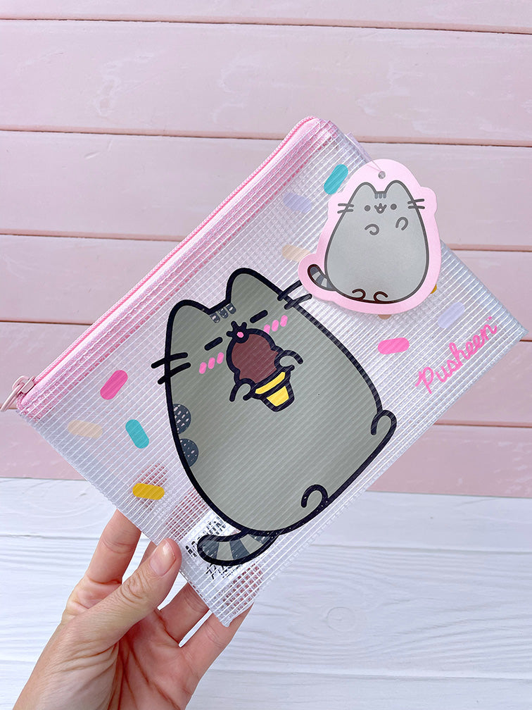 Sobre A5 con cierre con diseño Pusheen