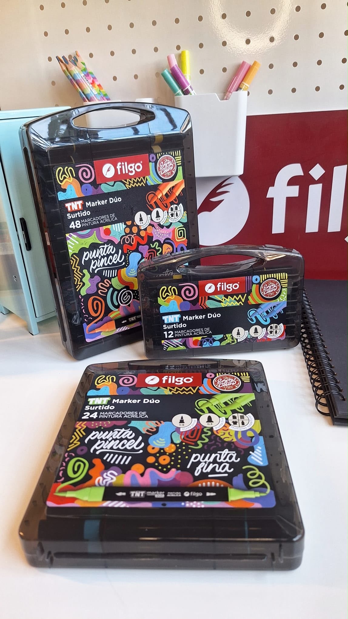 Valijita de 24 Marcadores Acrílicos Doble Punta Múltiple Superficies Filgo