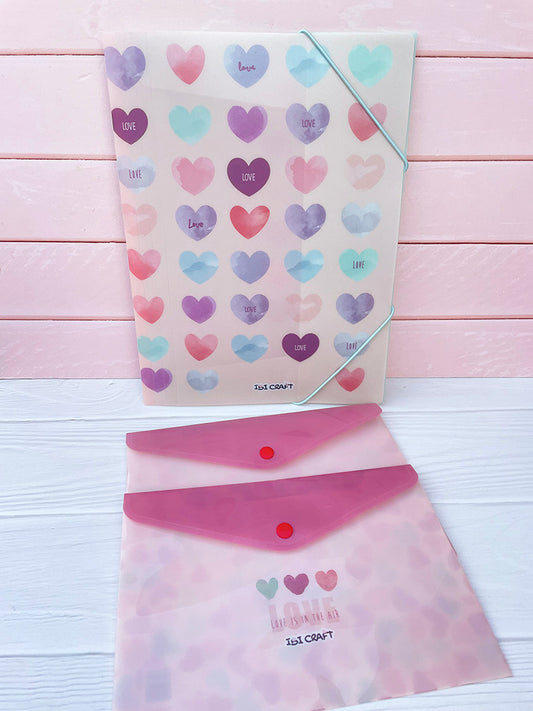 Promo Carpeta Plástica A4 con Elástico + 2 Sobres A5